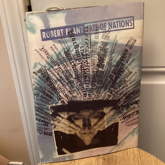 Vintage Robert Plant 1993 Fate of Nations Tour Program - Picture 2 of 7